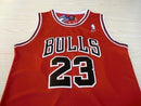 Regata NBA Retrô Chicago Bulls Nike Authentic Jordan 23 - Vermelha