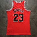 Regata NBA Chicago Bulls Retrô 1996 - 1997 Mitchell & Ness Authentic Jordan 23 - Vermelha